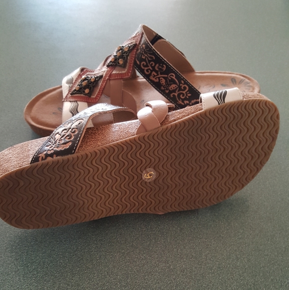 Elite Leather Sandals - Picture 3 of 5